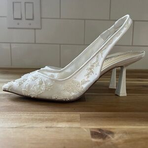 Betsey Johnson Nikki NWT Size 6